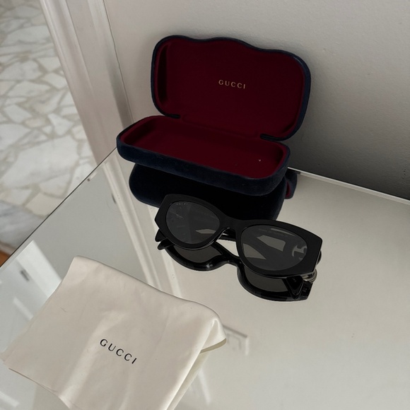 New Gucci Sunglasses GG-1691S Black Frames - Picture 1 of 6